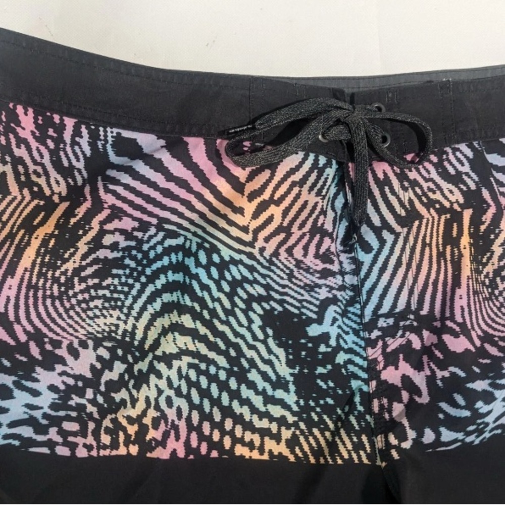 NEW SIZE 38 Men's Quiksilver Boardshorts Division 20" Length Polyester Black - Picture 5 of 10